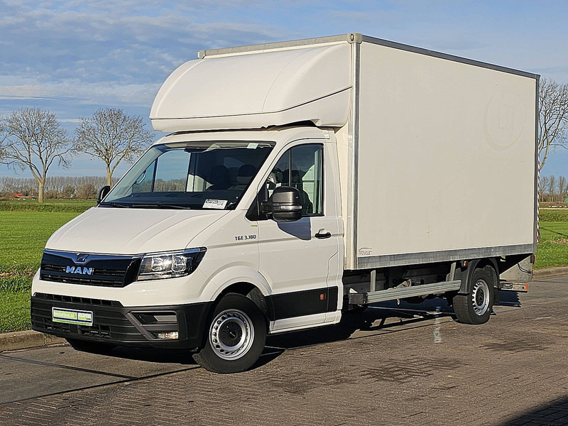 MAN TGE 3.180 Bakwagen Laadklep! - Carrinha de contentor: foto 2 MAN TGE 3.180 Bakwagen Laadklep! - Carrinha de contentor: foto 2