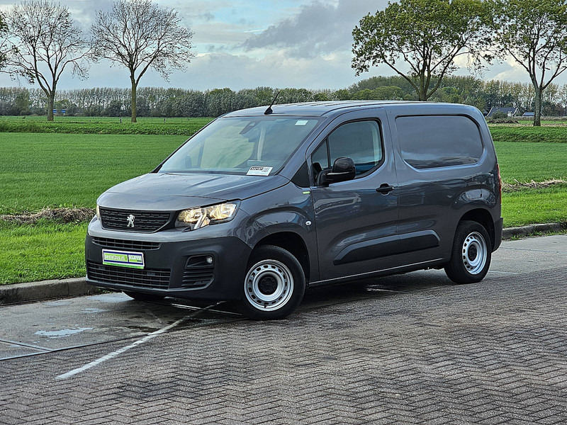 Peugeot Partner  1.5 BHDI 102 - Carrinha de contentor: foto 2 Peugeot Partner  1.5 BHDI 102 - Carrinha de contentor: foto 2