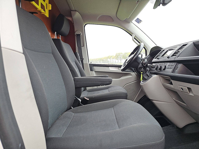 Furgão compacto Volkswagen Transporter 2.0 TDI L1H1 Airco Euro6 NAP: foto 7 Furgão compacto Volkswagen Transporter 2.0 TDI L1H1 Airco Euro6 NAP: foto 7