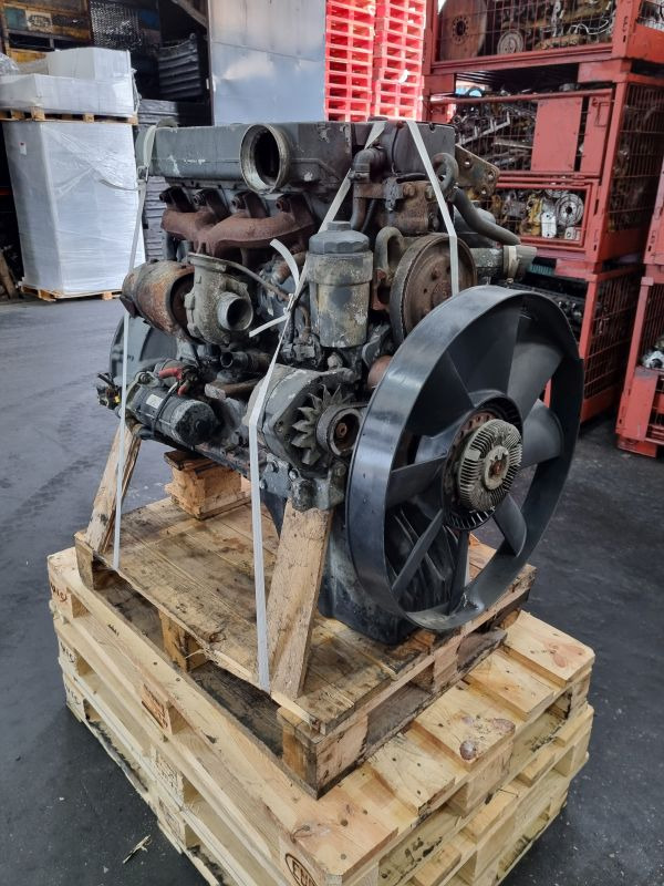 Mercedes Benz OM904LA.II/1-02 Non Adblue Engine (Truck) - Motor para Camião: foto 4 Mercedes Benz OM904LA.II/1-02 Non Adblue Engine (Truck) - Motor para Camião: foto 4