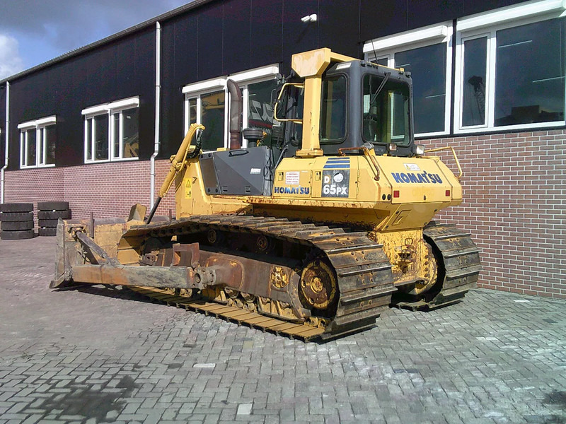 Komatsu D65PX-15 - Buldôzer: foto 2 Komatsu D65PX-15 - Buldôzer: foto 2