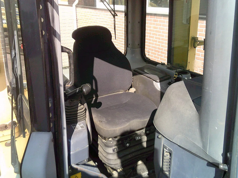 Buldôzer Komatsu D65PX-15: foto 6