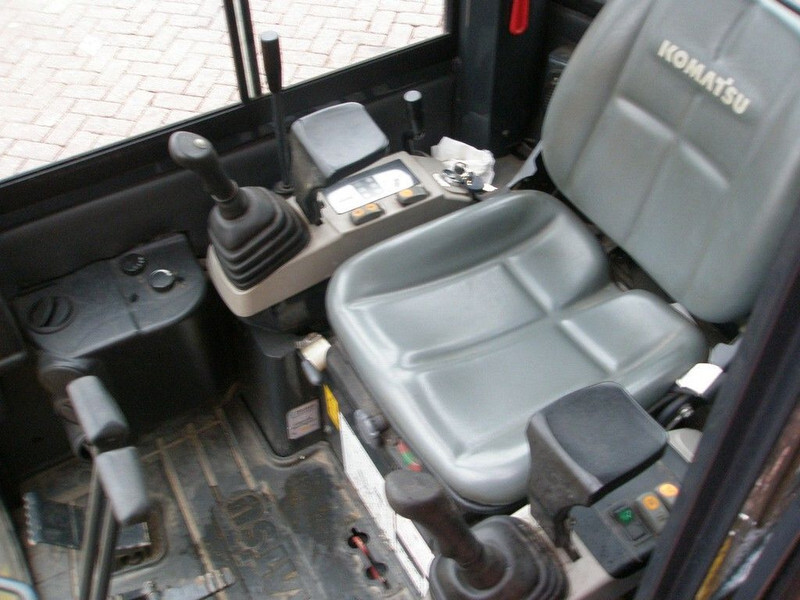 Mini escavadeira Komatsu PC16R-3HS: foto 6