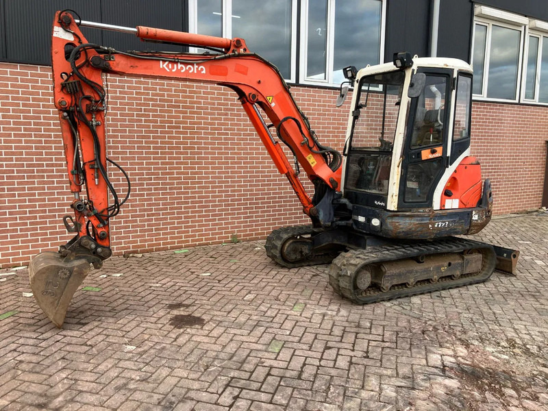 Kubota KX121-3a - Mini escavadeira: foto 1 Kubota KX121-3a - Mini escavadeira: foto 1