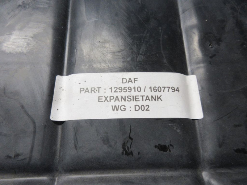 DAF 1295910 / 1607794 EXPANSIEVAT - Tanque de expansão para Camião: foto 5 DAF 1295910 / 1607794 EXPANSIEVAT - Tanque de expansão para Camião: foto 5