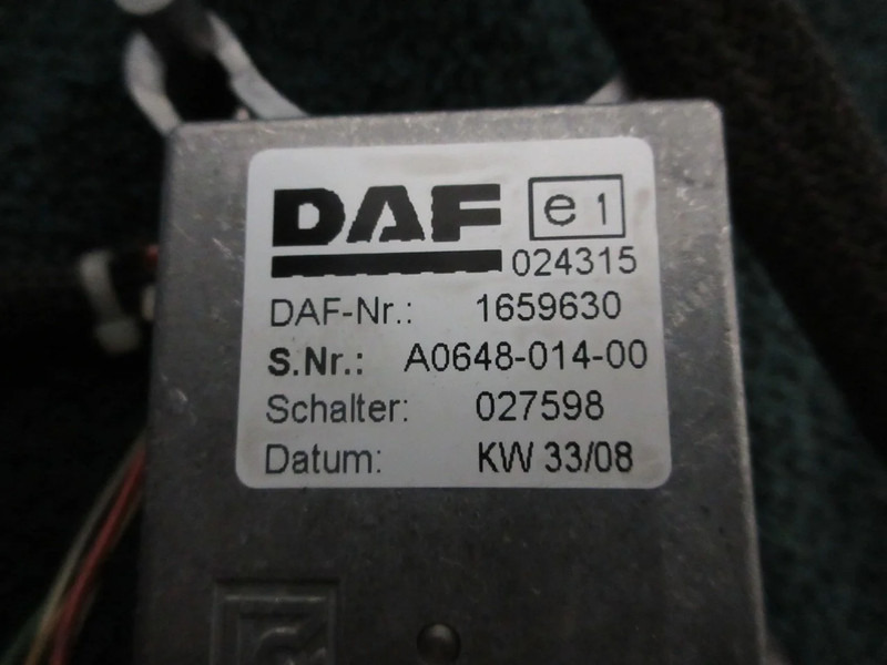DAF 1659630 KOLOM SCHAKELAAR DAF CF 75 EURO 5 - Sistema elétrico para Camião: foto 3 DAF 1659630 KOLOM SCHAKELAAR DAF CF 75 EURO 5 - Sistema elétrico para Camião: foto 3