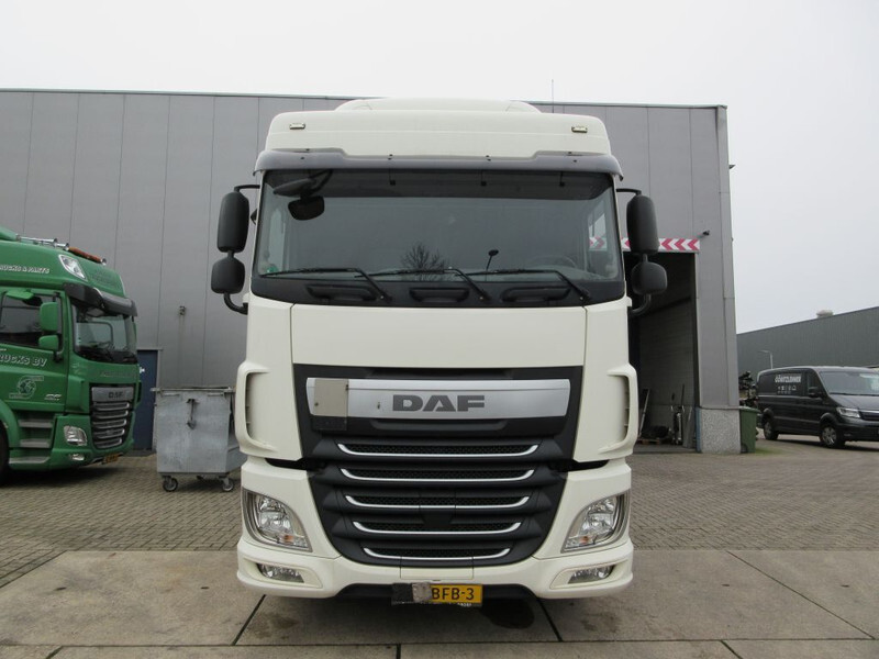 DAF XF 106 CABINE COMPLEET - Cabine e interior para Camião: foto 3 DAF XF 106 CABINE COMPLEET - Cabine e interior para Camião: foto 3