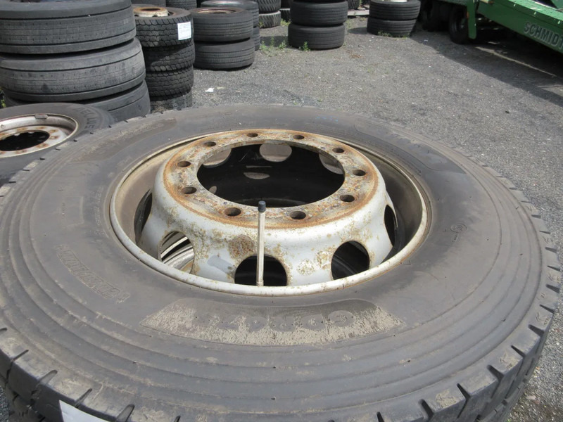 Goodyear 315/ 60 R 22.5 ACHTERBANDEN 4 X MET STAAL WIEL - Pneu para Camião: foto 2 Goodyear 315/ 60 R 22.5 ACHTERBANDEN 4 X MET STAAL WIEL - Pneu para Camião: foto 2