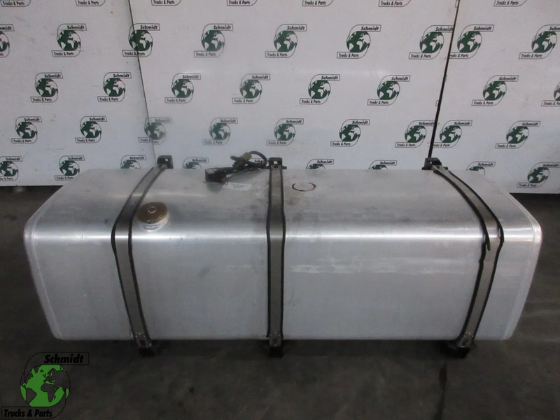 Iveco 41042847 DIESELTANK 700 LITER IVECO HI WAY MODEL 2016 EURO 6 - Tanque de combustível para Camião: foto 1 Iveco 41042847 DIESELTANK 700 LITER IVECO HI WAY MODEL 2016 EURO 6 - Tanque de combustível para Camião: foto 1