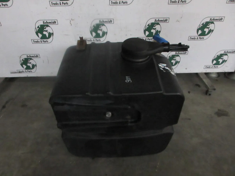 Iveco 42568926 // 41297909 AD BLUE TANK 100 LITER IVECO HI WAY EURO 6 - Tanque de combustível para Camião: foto 2 Iveco 42568926 // 41297909 AD BLUE TANK 100 LITER IVECO HI WAY EURO 6 - Tanque de combustível para Camião: foto 2