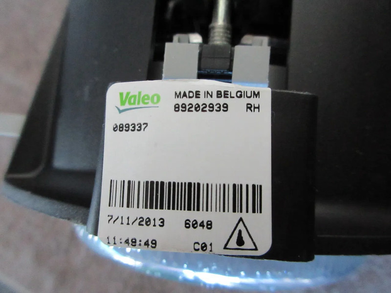 Iveco 504032145//41221083 MISTLAMP NIEUWE !!! IVECO STRALIS EURO 5 - Farol nevoeiro para Camião: foto 5 Iveco 504032145//41221083 MISTLAMP NIEUWE !!! IVECO STRALIS EURO 5 - Farol nevoeiro para Camião: foto 5