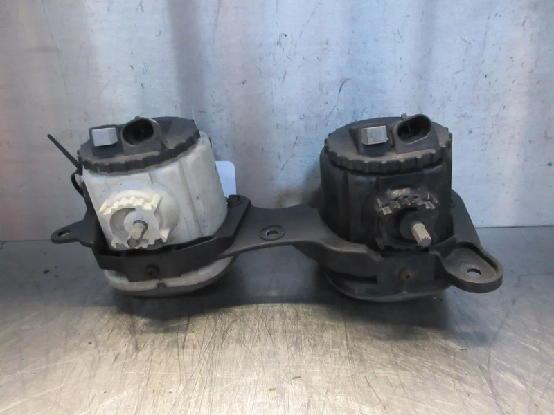 Iveco 504181095//504181096 IVECO HI WAY EURO 6 MODEL 2016 - Farol nevoeiro para Camião: foto 2 Iveco 504181095//504181096 IVECO HI WAY EURO 6 MODEL 2016 - Farol nevoeiro para Camião: foto 2