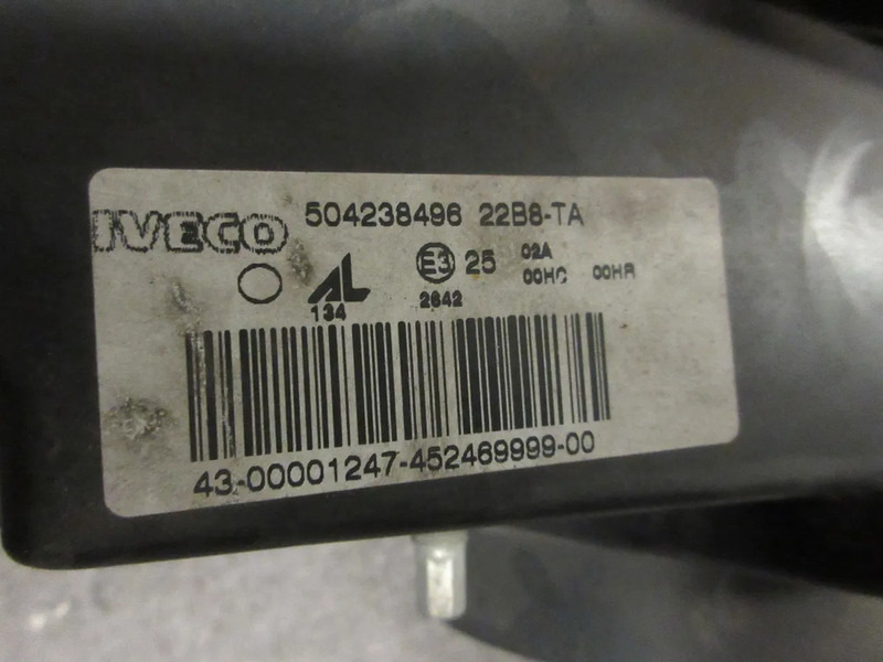 Iveco 504238496 KOPLAMP IVECO EURO 5 RECHTS - Farol dianteira para Camião: foto 5 Iveco 504238496 KOPLAMP IVECO EURO 5 RECHTS - Farol dianteira para Camião: foto 5