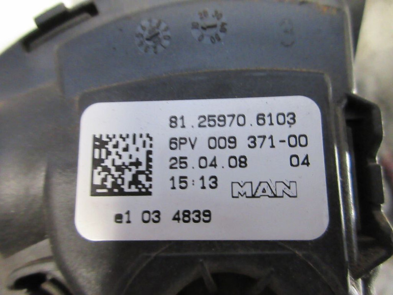 MAN 81.25970-6103 Gaspedaal - Pedal para Camião: foto 5 MAN 81.25970-6103 Gaspedaal - Pedal para Camião: foto 5