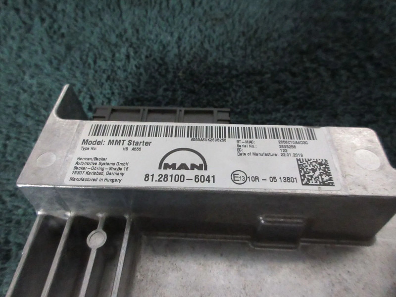 MAN 81.28100-6041 RADIO NAVIE MAN TGX 18.470 EURO 6 MODEL 2021 - Sistema elétrico para Camião: foto 5 MAN 81.28100-6041 RADIO NAVIE MAN TGX 18.470 EURO 6 MODEL 2021 - Sistema elétrico para Camião: foto 5