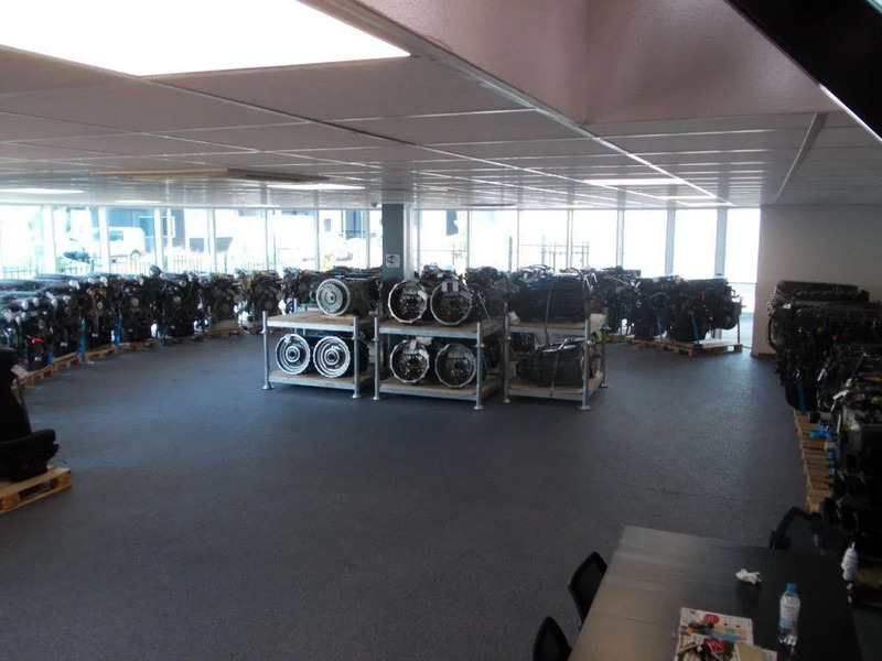 Caixa de velocidade para Camião MAN 81.32000-6997 // 81.32004-6484 TIPMATIC 14-2700 NM VOOR PARTS 2021: foto 9 Caixa de velocidade para Camião MAN 81.32000-6997 // 81.32004-6484 TIPMATIC 14-2700 NM VOOR PARTS 2021: foto 9