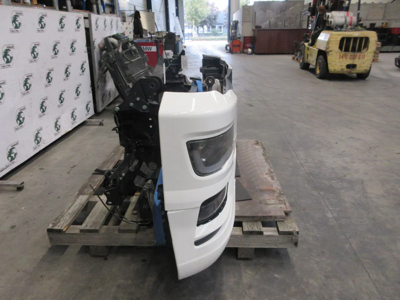 MAN 81.41610-5857 // 81.25101-6821 // 81.25101-6822 COMPLETEN BUMPER TGS 2023 - Para-choque para Camião: foto 4 MAN 81.41610-5857 // 81.25101-6821 // 81.25101-6822 COMPLETEN BUMPER TGS 2023 - Para-choque para Camião: foto 4