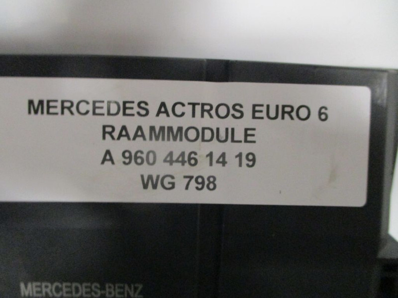 Mercedes-Benz A 960 446 14 19 RAAMMODULATOR MP 4 - Sistema elétrico para Camião: foto 2 Mercedes-Benz A 960 446 14 19 RAAMMODULATOR MP 4 - Sistema elétrico para Camião: foto 2