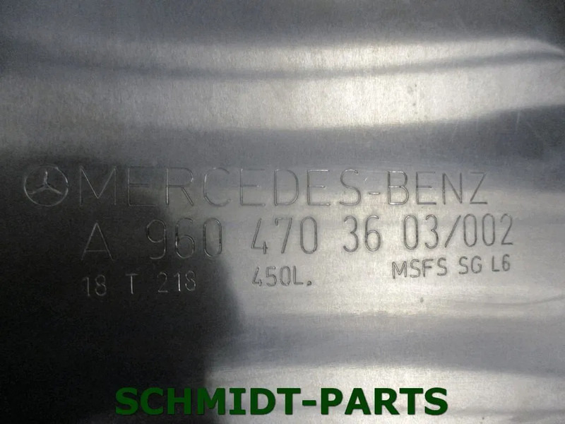 Mercedes-Benz A 960 470 36 03 DIESELTANK NIEUWE 10 X OP VOORRAAD MERCEDES ACTROS - Tanque de combustível para Camião: foto 4 Mercedes-Benz A 960 470 36 03 DIESELTANK NIEUWE 10 X OP VOORRAAD MERCEDES ACTROS - Tanque de combustível para Camião: foto 4
