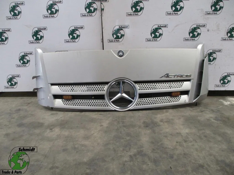 Mercedes-Benz A 960 750 03 18 // A 960 750 08 67 // A 960 750 03 09 GRILL MERCEDES MP4 SMAL - Grade radiador para Camião: foto 2 Mercedes-Benz A 960 750 03 18 // A 960 750 08 67 // A 960 750 03 09 GRILL MERCEDES MP4 SMAL - Grade radiador para Camião: foto 2