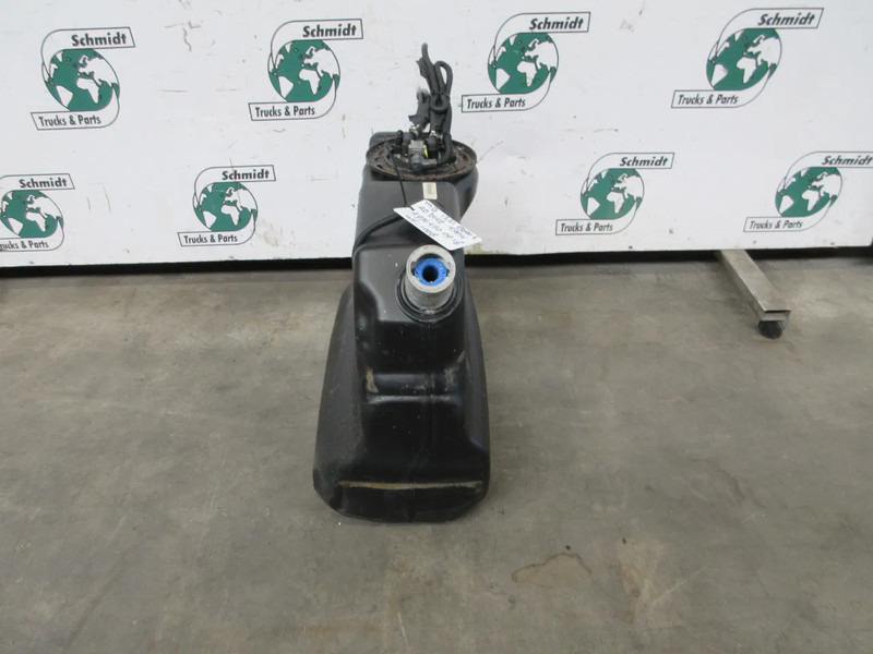 Mercedes-Benz A 970 470 09 15 AD BLUE TANK ATEGO 1221 EURO 6 - Tanque de combustível para Camião: foto 4 Mercedes-Benz A 970 470 09 15 AD BLUE TANK ATEGO 1221 EURO 6 - Tanque de combustível para Camião: foto 4