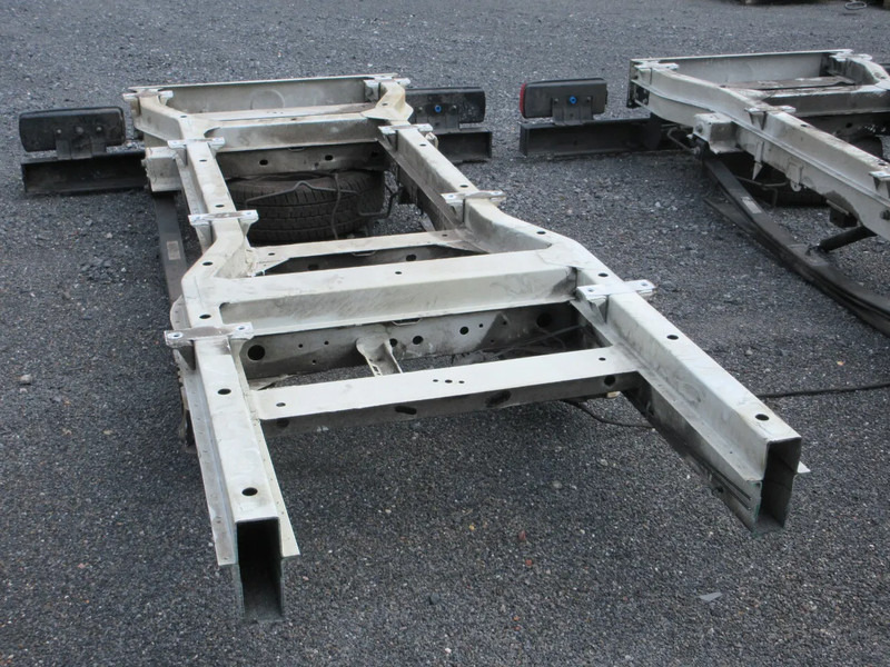 Mercedes-Benz SPRINTER CHASSIS 2 X OP VOORRAAD 515 & 516 MODEL 2023 - Estrutura/ Châssis para Veículo comercial: foto 5 Mercedes-Benz SPRINTER CHASSIS 2 X OP VOORRAAD 515 & 516 MODEL 2023 - Estrutura/ Châssis para Veículo comercial: foto 5