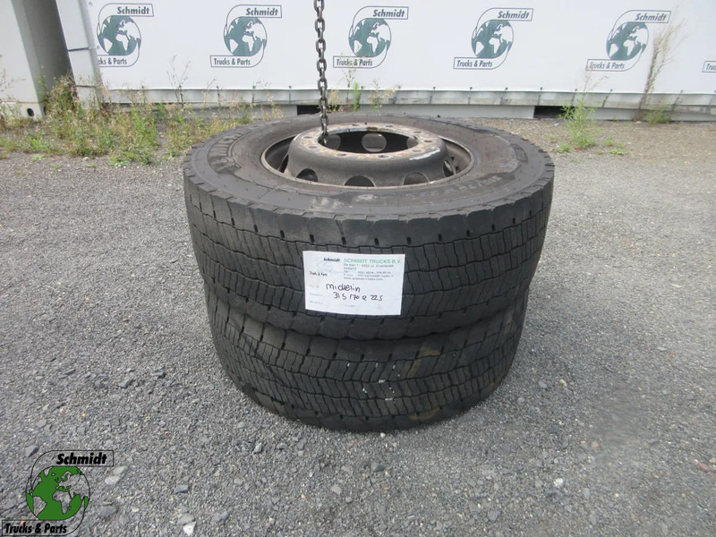 Michelin 315/70R22.5 // 2 X ACHTER BAND MET STAAL WIEL - Pneu para Camião: foto 1 Michelin 315/70R22.5 // 2 X ACHTER BAND MET STAAL WIEL - Pneu para Camião: foto 1