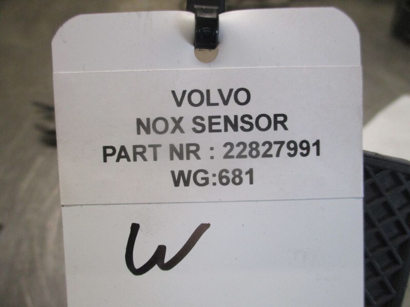 Renault 22827991 NOX sensor T460 - Sistema de combustível para Camião: foto 3 Renault 22827991 NOX sensor T460 - Sistema de combustível para Camião: foto 3