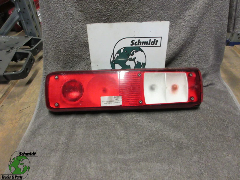 Renault 7420769776 ACHTERLAMP RENAULT T SERIE MODEL 2018 RECHTS - Farol traseiros para Camião: foto 1 Renault 7420769776 ACHTERLAMP RENAULT T SERIE MODEL 2018 RECHTS - Farol traseiros para Camião: foto 1