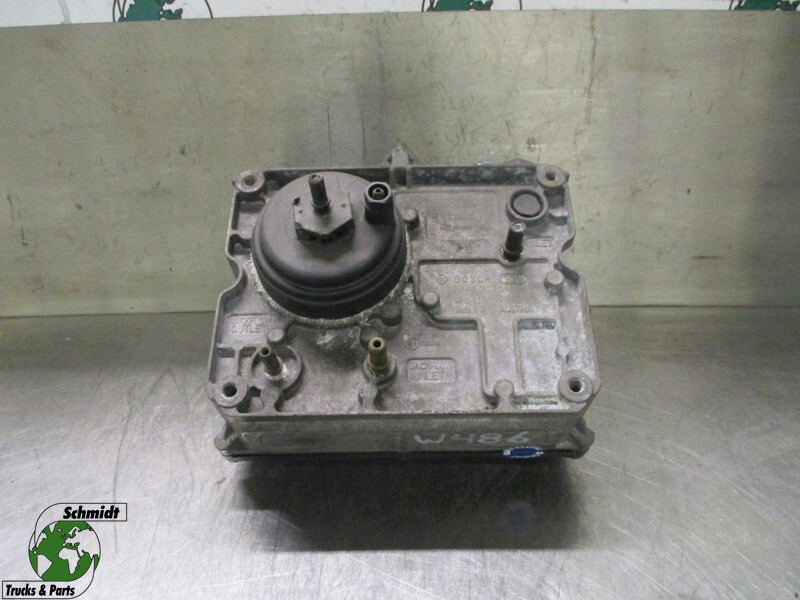 Renault 7422608252 ADBLUE POMP - Sistema de combustível: foto 1 Renault 7422608252 ADBLUE POMP - Sistema de combustível: foto 1