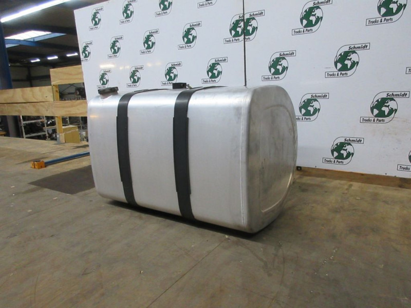 Renault MAGNUM 2012 EURO 5 110X70X70 - Tanque de combustível para Camião: foto 2 Renault MAGNUM 2012 EURO 5 110X70X70 - Tanque de combustível para Camião: foto 2