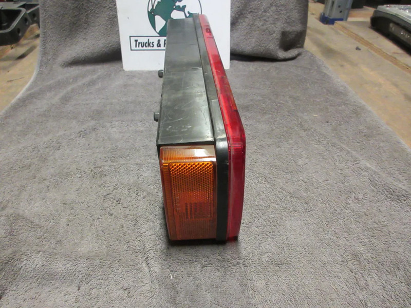 Scania 1498102 ACHTERLAMP SCANIA R SERIE MODEL EURO 5 - Farol traseiros para Camião: foto 4 Scania 1498102 ACHTERLAMP SCANIA R SERIE MODEL EURO 5 - Farol traseiros para Camião: foto 4