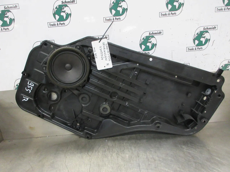 Scania 2307764 BINNEN DEURPLAAT SCANIA S 450 RECHTS NGS - Cabine e interior para Camião: foto 3 Scania 2307764 BINNEN DEURPLAAT SCANIA S 450 RECHTS NGS - Cabine e interior para Camião: foto 3