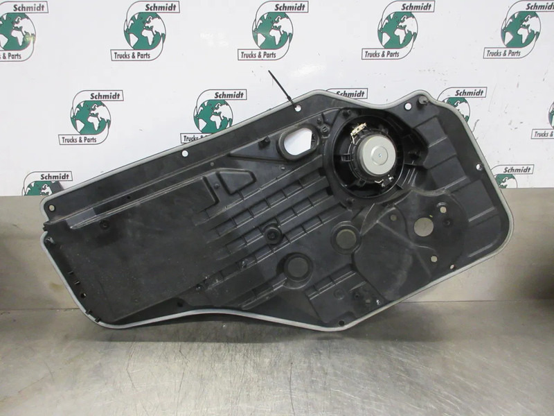Scania 2307764 BINNEN DEURPLAAT SCANIA S 450 RECHTS NGS - Cabine e interior para Camião: foto 4 Scania 2307764 BINNEN DEURPLAAT SCANIA S 450 RECHTS NGS - Cabine e interior para Camião: foto 4
