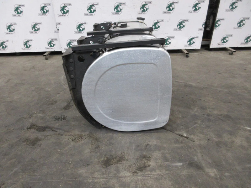 Volvo 21335730 DIESELTANK 750 LITER VOLVO FH 460 EURO 6 MODEL 2021 - Tanque de combustível para Camião: foto 2 Volvo 21335730 DIESELTANK 750 LITER VOLVO FH 460 EURO 6 MODEL 2021 - Tanque de combustível para Camião: foto 2