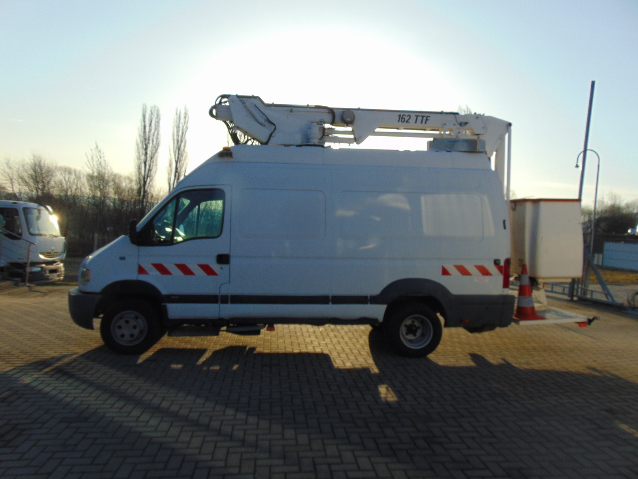 RENAULT Mascott 2,8dCi 110 L2H3 France Elevateur 152TTF 162TTF - Caminhão com plataforma aérea: foto 5 RENAULT Mascott 2,8dCi 110 L2H3 France Elevateur 152TTF 162TTF - Caminhão com plataforma aérea: foto 5