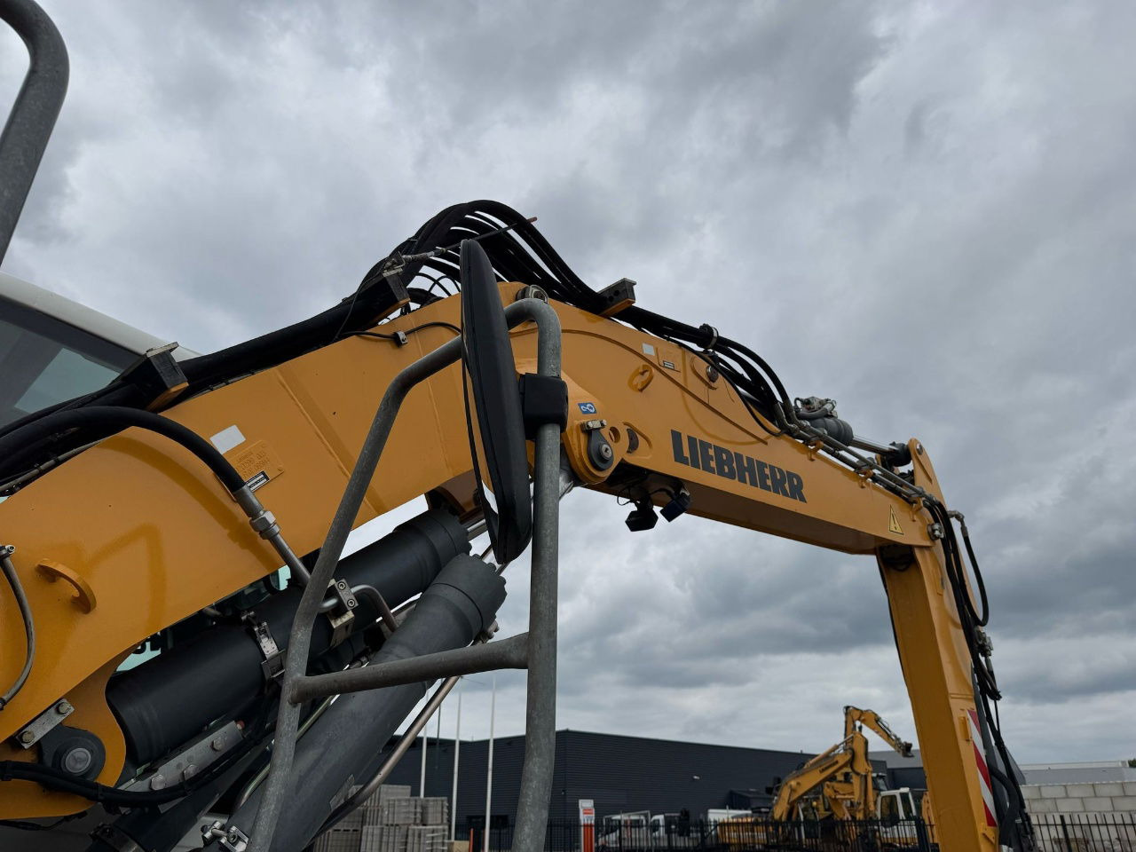 Escavadeira de rodas Liebherr A914 Rototilt: foto 15