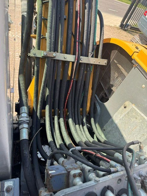 Escavadora de rastos Liebherr R914 Compact 5680 Hours Likufix: foto 14