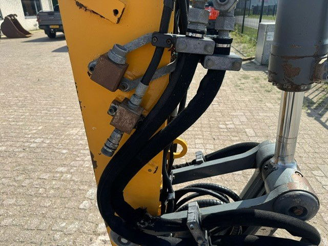 Escavadora de rastos Liebherr R914 Compact 5680 Hours Likufix: foto 7