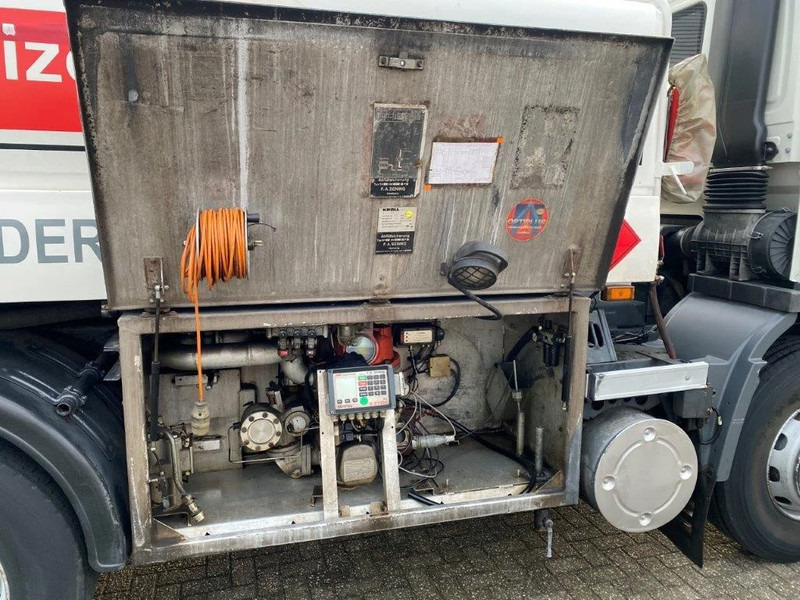 Locação financeira de DAF 65CF-240 / FULL STEEL / POMP / 3 COMPARTIMENTS / 8350 LITER / ONLY:25969 KM / EURO-2 / MANUAL / GOOD CONDITION DAF 65CF-240 / FULL STEEL / POMP / 3 COMPARTIMENTS / 8350 LITER / ONLY:25969 KM / EURO-2 / MANUAL / GOOD CONDITION: foto 10