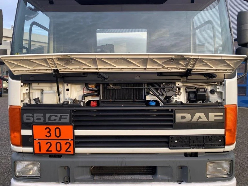 Locação financeira de DAF 65CF-240 / FULL STEEL / POMP / 3 COMPARTIMENTS / 8350 LITER / ONLY:25969 KM / EURO-2 / MANUAL / GOOD CONDITION DAF 65CF-240 / FULL STEEL / POMP / 3 COMPARTIMENTS / 8350 LITER / ONLY:25969 KM / EURO-2 / MANUAL / GOOD CONDITION: foto 7