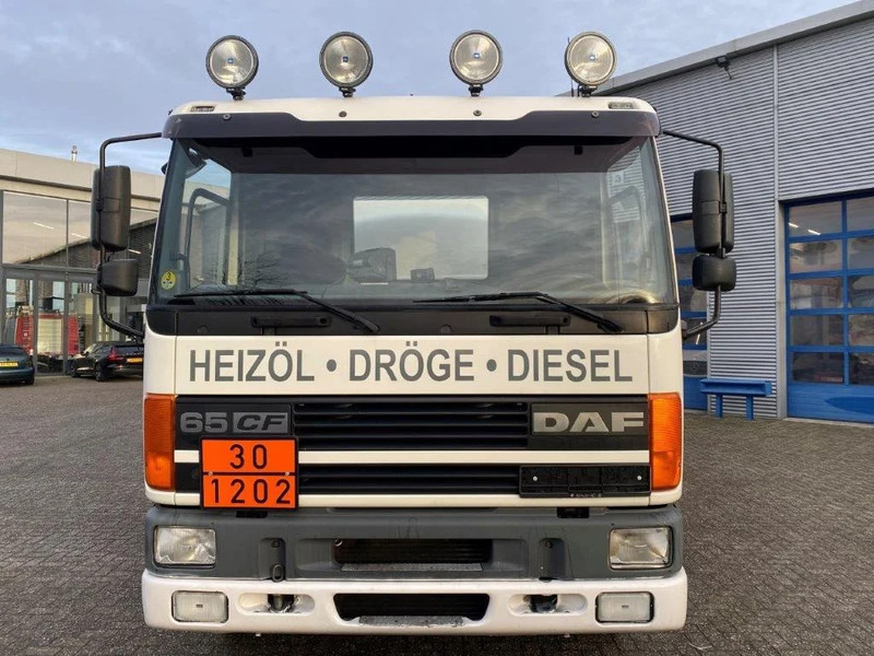 Locação financeira de DAF 65CF-240 / FULL STEEL / POMP / 3 COMPARTIMENTS / 8350 LITER / ONLY:25969 KM / EURO-2 / MANUAL / GOOD CONDITION DAF 65CF-240 / FULL STEEL / POMP / 3 COMPARTIMENTS / 8350 LITER / ONLY:25969 KM / EURO-2 / MANUAL / GOOD CONDITION: foto 6