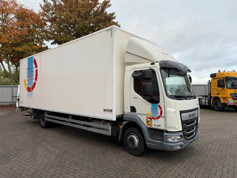 DAF LF210 / NICE CLEAN CLOSED BOX / PLATFORM 1500 KG / NO KEYS / AUTOMATIC / EURO-6 / 2019 - Camião furgão: foto 2 DAF LF210 / NICE CLEAN CLOSED BOX / PLATFORM 1500 KG / NO KEYS / AUTOMATIC / EURO-6 / 2019 - Camião furgão: foto 2