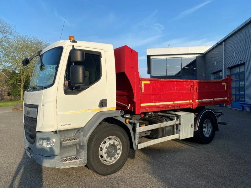 DAF LF310 / MAREL TIPPER / TUV:09-08-2024 / ONLY:145335 KM / MANUAL / EURO-6 / 2016 - Camião basculante: foto 1 DAF LF310 / MAREL TIPPER / TUV:09-08-2024 / ONLY:145335 KM / MANUAL / EURO-6 / 2016 - Camião basculante: foto 1
