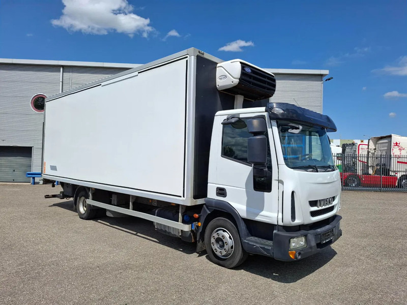 Iveco EuroCargo 120 / COOL TRUCK / CARRIER XARIOS 600 / PLATFORM 2000KG / ONLY:340634 KM / AIRCO / MANUAL / EURO-6 / 2014 - Camião isotérmico: foto 2 Iveco EuroCargo 120 / COOL TRUCK / CARRIER XARIOS 600 / PLATFORM 2000KG / ONLY:340634 KM / AIRCO / MANUAL / EURO-6 / 2014 - Camião isotérmico: foto 2