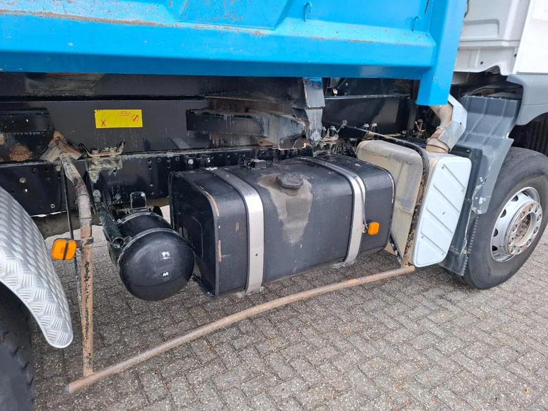 Camião basculante MAN TGA 26.310 / 6X4 / 2XBIG AXLE / 2SIDE TIPPER / ONLY:545423 KM / TUV:06-05-2026 / FULL-STEEL / AIRCO / MANUAL / EURO-4 / 2005: foto 17 Camião basculante MAN TGA 26.310 / 6X4 / 2XBIG AXLE / 2SIDE TIPPER / ONLY:545423 KM / TUV:06-05-2026 / FULL-STEEL / AIRCO / MANUAL / EURO-4 / 2005: foto 17