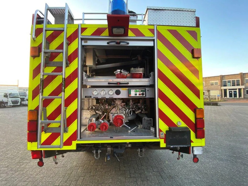 Mercedes-Benz 1124 AF / 4X4 / GERMAN TRUCK / WATERTANK 2400 LITER+POMP / GOOD CONDITION / ONLY:25235 KM / MARGE / MANUAL / 1996 - Carro de bombeiro: foto 5 Mercedes-Benz 1124 AF / 4X4 / GERMAN TRUCK / WATERTANK 2400 LITER+POMP / GOOD CONDITION / ONLY:25235 KM / MARGE / MANUAL / 1996 - Carro de bombeiro: foto 5