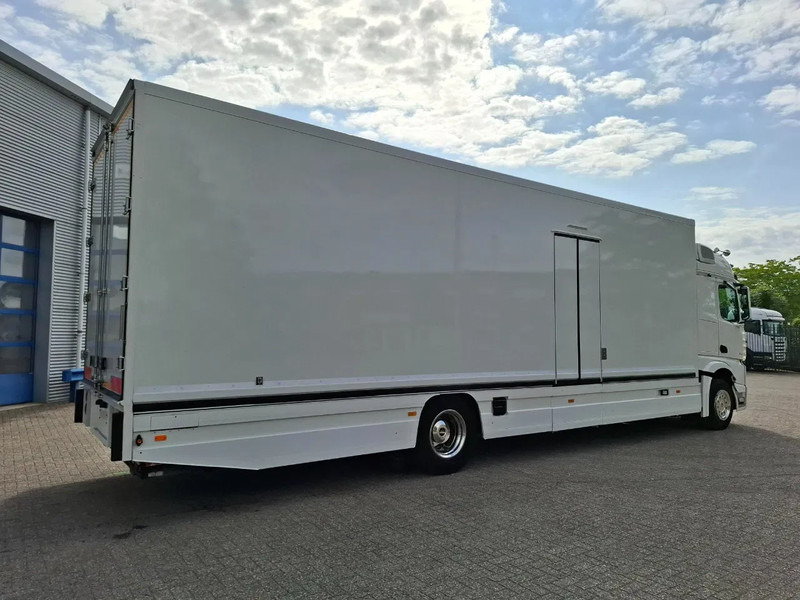 Mercedes-Benz Actros 1843 / GERMAN FLOWER TRUCK / 162021 KM / ISOLATED BOX / COOL & HEATED / NAVI / PLATFORM 1500 KG / TOP CONDITION / FULL-AI - Food truck: foto 5 Mercedes-Benz Actros 1843 / GERMAN FLOWER TRUCK / 162021 KM / ISOLATED BOX / COOL & HEATED / NAVI / PLATFORM 1500 KG / TOP CONDITION / FULL-AI - Food truck: foto 5