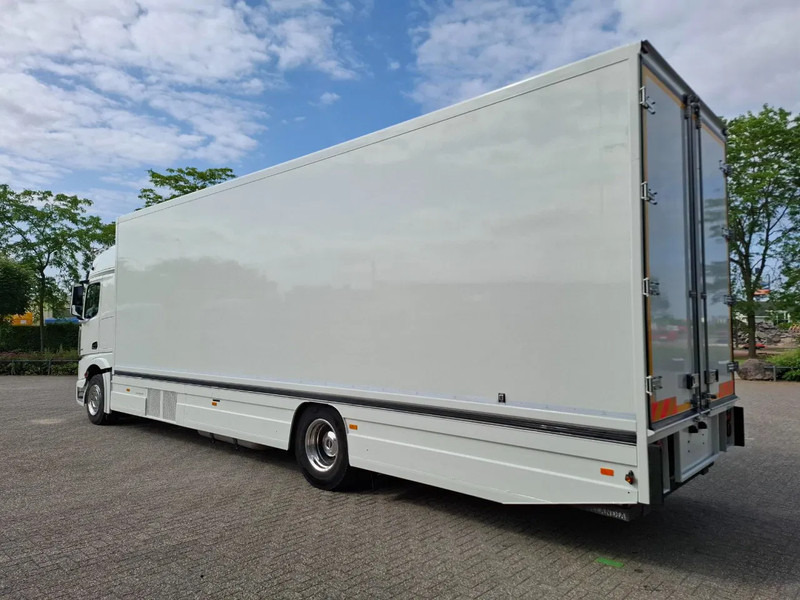 Mercedes-Benz Actros 1843 / GERMAN FLOWER TRUCK / 162021 KM / ISOLATED BOX / COOL & HEATED / NAVI / PLATFORM 1500 KG / TOP CONDITION / FULL-AI - Food truck: foto 3 Mercedes-Benz Actros 1843 / GERMAN FLOWER TRUCK / 162021 KM / ISOLATED BOX / COOL & HEATED / NAVI / PLATFORM 1500 KG / TOP CONDITION / FULL-AI - Food truck: foto 3