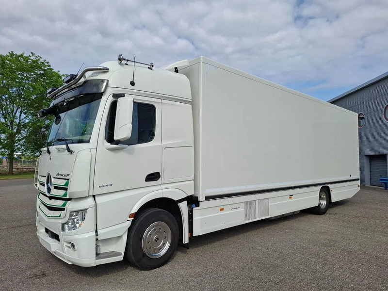 Mercedes-Benz Actros 1843 / GERMAN FLOWER TRUCK / 162021 KM / ISOLATED BOX / COOL & HEATED / NAVI / PLATFORM 1500 KG / TOP CONDITION / FULL-AI - Food truck: foto 1 Mercedes-Benz Actros 1843 / GERMAN FLOWER TRUCK / 162021 KM / ISOLATED BOX / COOL & HEATED / NAVI / PLATFORM 1500 KG / TOP CONDITION / FULL-AI - Food truck: foto 1
